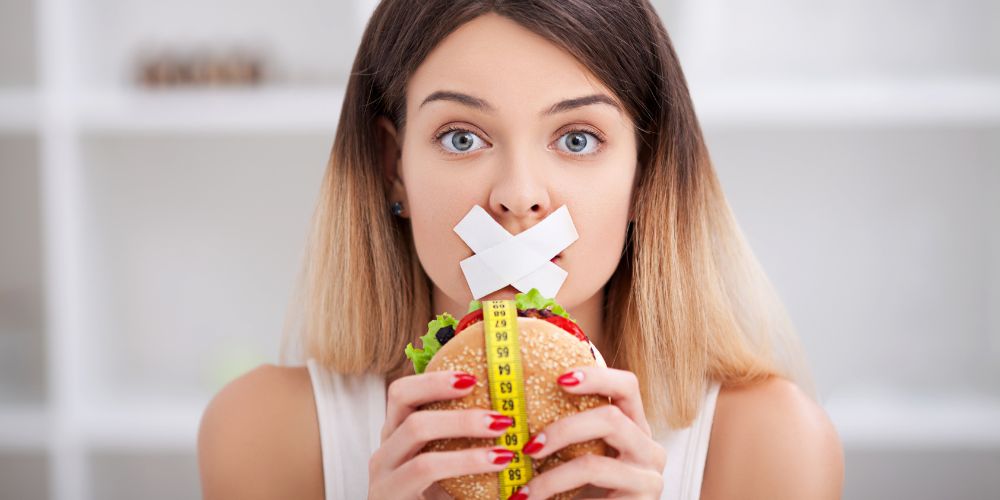 Girl-dont-eat-junk-food.jpg