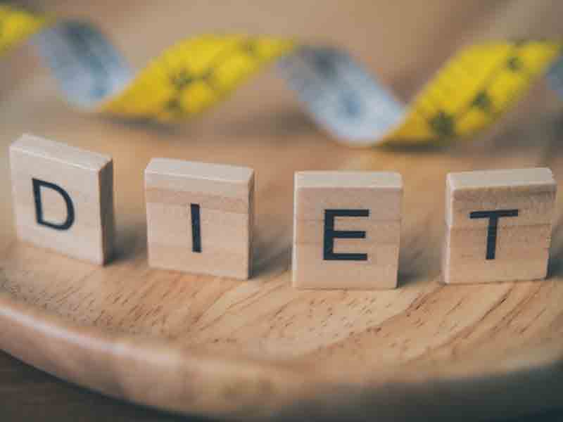 Ξεκινήστε ένα πρόγραμμα διατροφής και άσκησης και αποφύγετε δίαιτες express και ακραίες λύσεις.