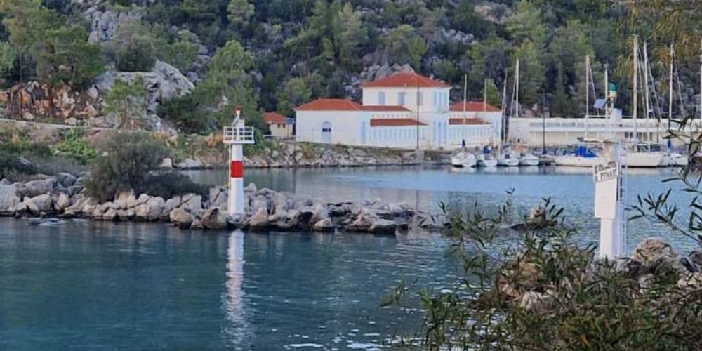 methana-faros.jpg