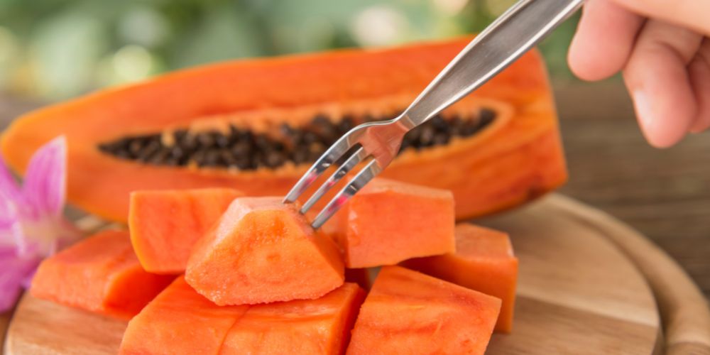 papaya eating