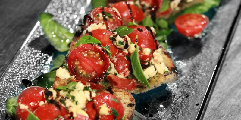 &Mu;&pi;&rho;&omicron;&upsilon;&sigma;&kappa;έ&tau;&alpha; &mu;&epsilon; &nu;&tau;&omicron;&mu;ά&tau;&alpha;, &phi;έ&tau;&alpha; &kappa;&alpha;&iota; &pi;έ&sigma;&tau;&omicron; &beta;&alpha;&sigma;&iota;&lambda;&iota;&kappa;&omicron;ύ