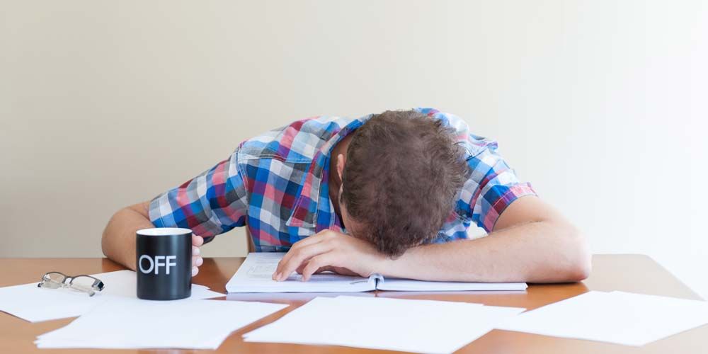 Έρευνα: Συχνή η διαταραχή του ύπνου και η κόπωση μετά τη νόσηση με κορωνοϊό | LiFO