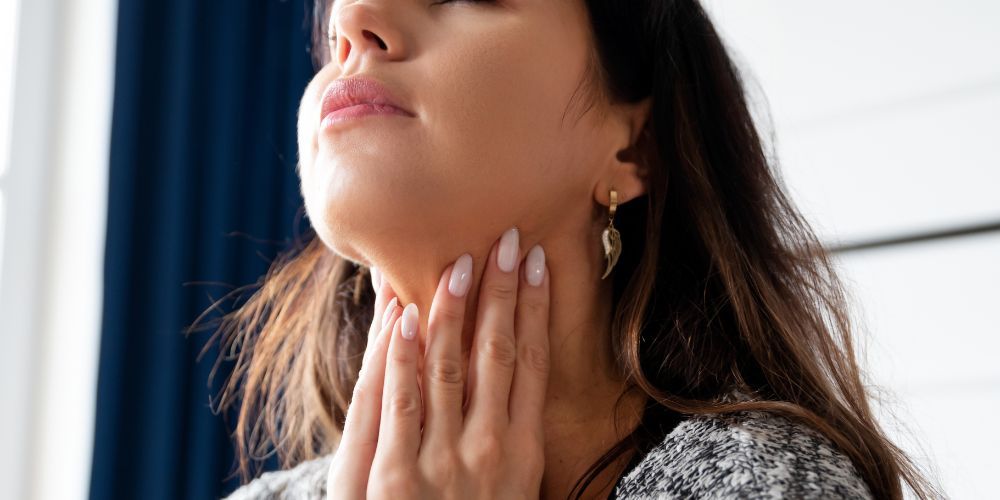 epidraseis tis xorigisis sympliromaton vitaminis d se astheneis me thyreoeiditida hashimoto