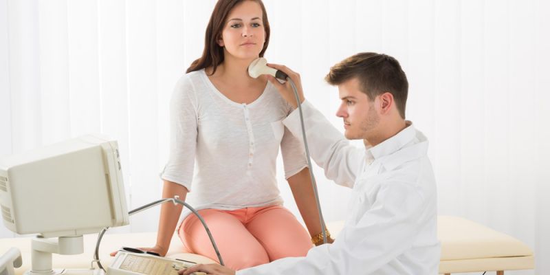 gynaika pou kanei yperhxo thyreoeidous