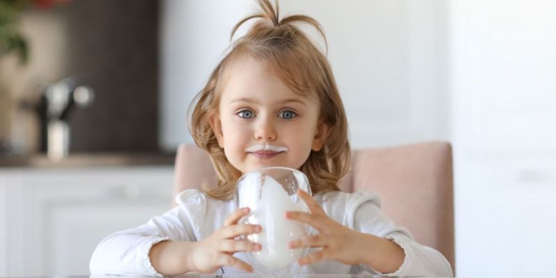 gala stin paidiki ilikia