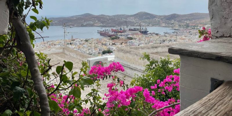 gastronomiko taksidi Suros