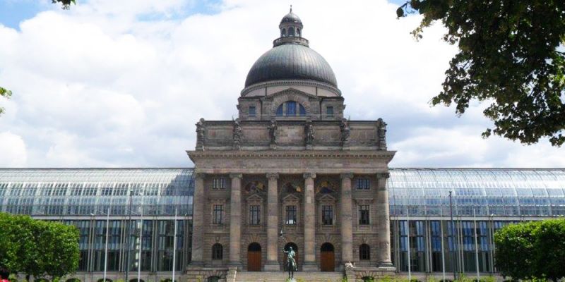 &Gamma;&alpha;&sigma;&tau;&rho;&omicron;&nu;&omicron;&mu;&iota;&kappa;ό &tau;&alpha;&xi;ί&delta;&iota; &sigma;&tau;&omicron; &Mu;ό&nu;&alpha;&chi;&omicron;