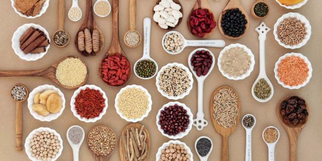 &Eta; &alpha;&xi;ί&alpha; &tau;&omega;&nu; &Phi;&upsilon;&tau;&iota;&kappa;ώ&nu; &Iota;&nu;ώ&nu; &sigma;&tau;&eta;&nu; &Delta;&iota;&alpha;&tau;&rho;&omicron;&phi;ή &mu;&alpha;&sigmaf;