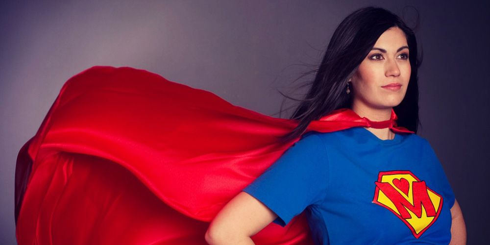 superwoman mhtera suzugos kai ergazomenh