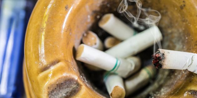 &Kappa;ά&pi;&nu;&iota;&sigma;&mu;&alpha;: &Mu;&iota;&alpha; &chi;&rho;ό&nu;&iota;&alpha; &iota;ά&sigma;&iota;&mu;&eta; &nu;ό&sigma;&omicron;&sigmaf;
