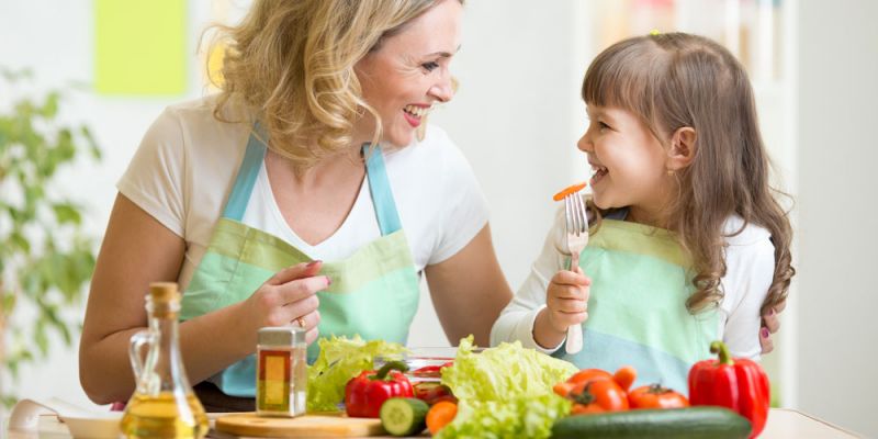 mhtera me korh kai faghta