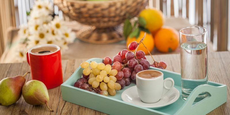 &Omicron; &kappa;&alpha;&tau;ά&lambda;&lambda;&eta;&lambda;&omicron;&sigmaf; &kappa;&alpha;&phi;έ&sigmaf; &gamma;&iota;&alpha; &mu;&iota;&alpha; "&epsilon;&nu;&delta;&iota;&alpha;&phi;έ&rho;&omicron;&upsilon;&sigma;&alpha;" &kappa;&alpha;&tau;ά&sigma;&tau;&alpha;&sigma;&eta;