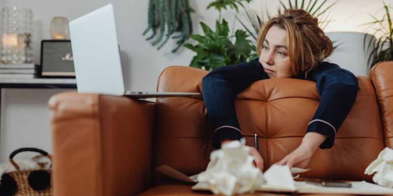 Οι κρυφοί κίνδυνοι του Καθιστικού Τρόπου Ζωής και πώς να τους αντισταθμίσετε μέσω της Διατροφής