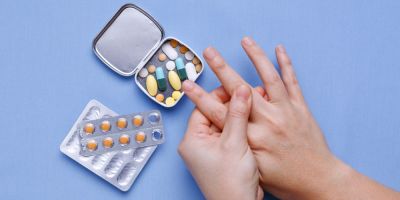 Οστεοπόρωση: νέα δεδομένα για το «χάπι του μήνα»