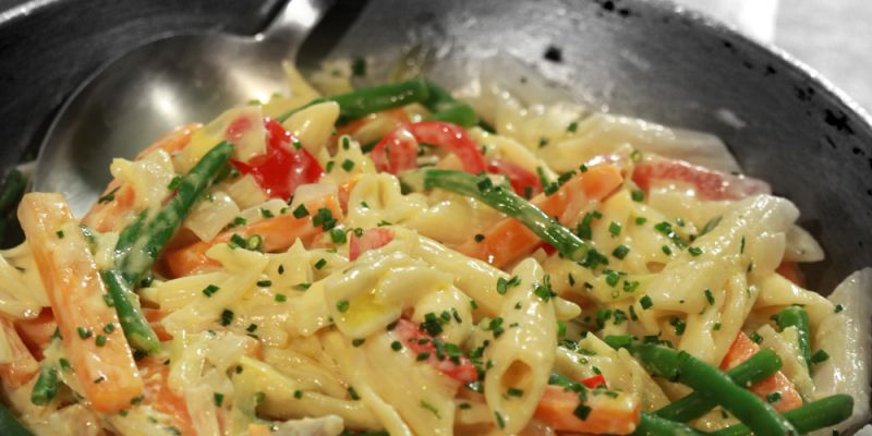 &Pi;έ&nu;&epsilon;&sigmaf; &mu;&epsilon; &lambda;&alpha;&chi;&alpha;&nu;&iota;&kappa;ά &laquo;primavera&raquo;