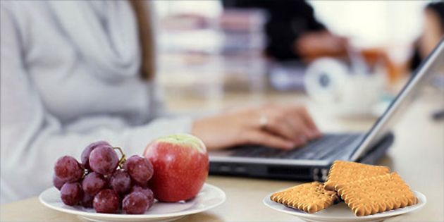 &Pi;&omicron;&iota;&alpha; snack &mu;&epsilon; &chi;&omicron;&rho;&tau;&alpha;ί&nu;&omicron;&upsilon;&nu;;