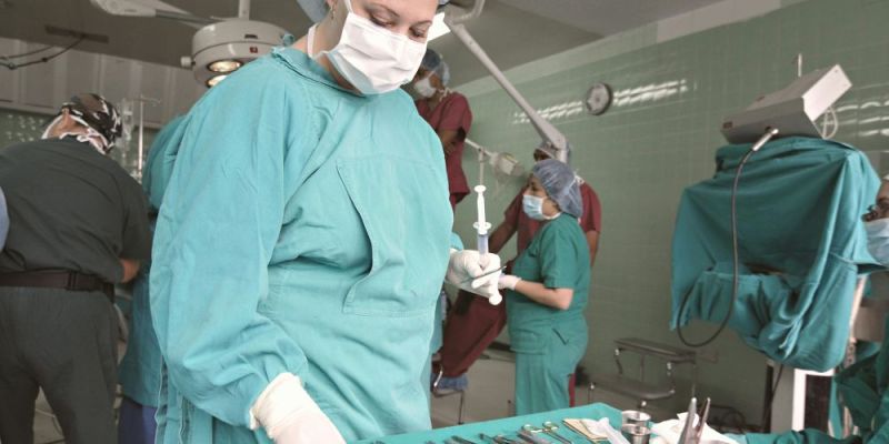 poies trofes voithoyn to soma na anakampsei meta apo anaisthisia