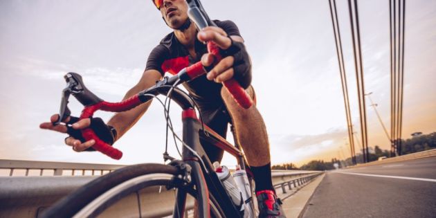 polydiastates diafores metaksy athliton antoxis dynamis kai dialeimmatikon athlimaton