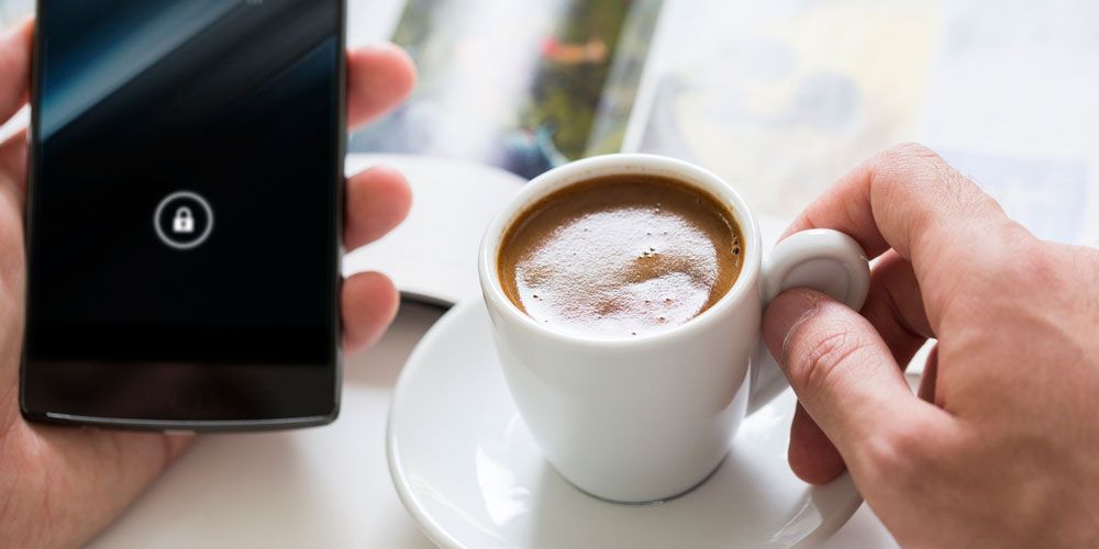 flitsani ellhnikou kafe kai smartphone