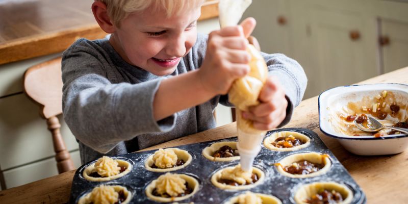 &Sigma;&tau;&eta;&nu; &kappa;&omicron;&upsilon;&zeta;ί&nu;&alpha; &omicron;&lambda;&omicron;&tau;&alpha;&chi;ώ&sigmaf;: &Epsilon;&pi;&epsilon;&iota;&sigma;ό&delta;&iota;&omicron; &Nu;&omicron; 2