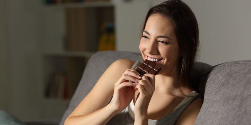 trome perissotero otan nyxtonei noris