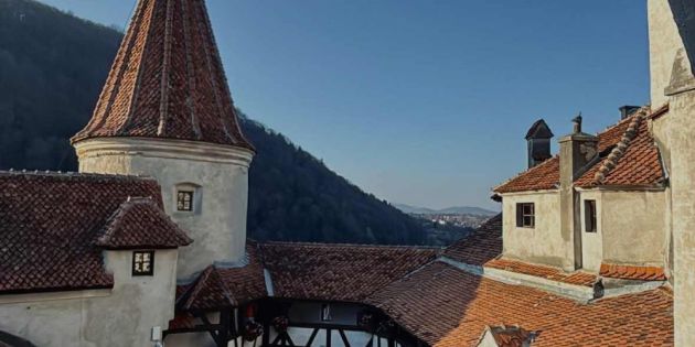 voukouresti to mikro parisi ton valkanion